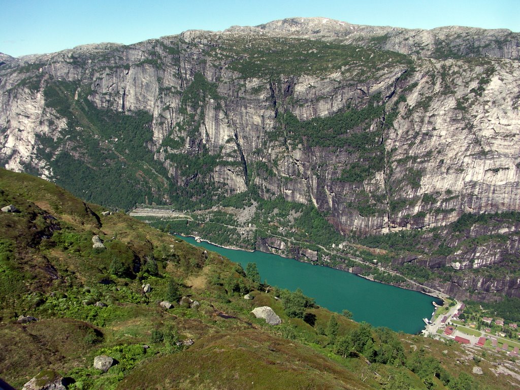 The green water in Lysebotn by Bjarnosa