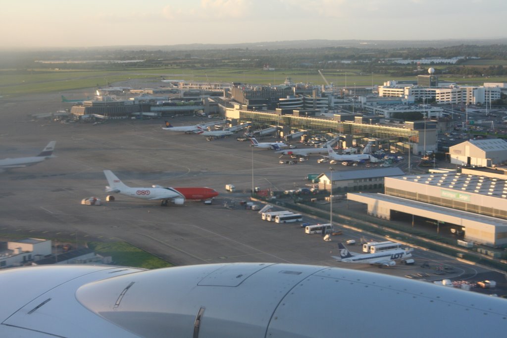 Dublin Airport by Kristof Cornelis