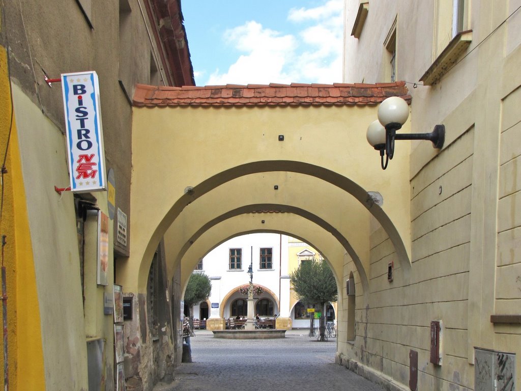 Komotau (Chomutov) - Blick zum Marktbrunnen by Rudolf Henkel