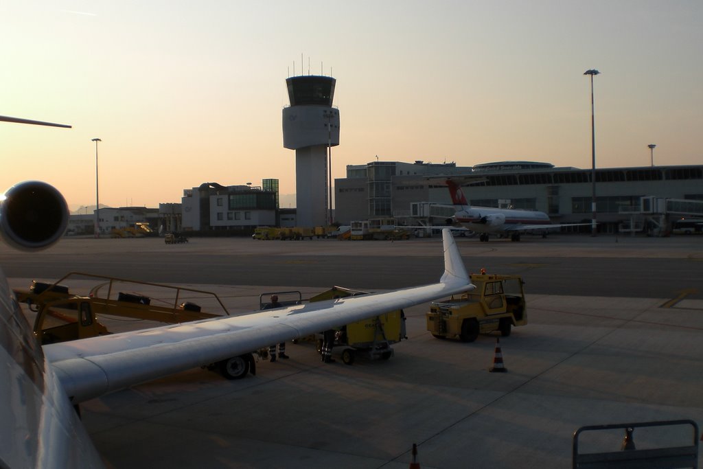 Olbia Costa Smeralda Airport by AGW