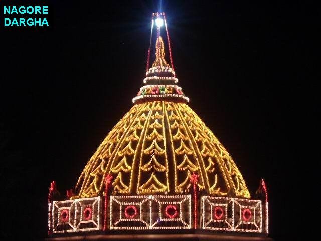 Nagore Dargha Thangakalasam (Main Tomb) by abul kassim