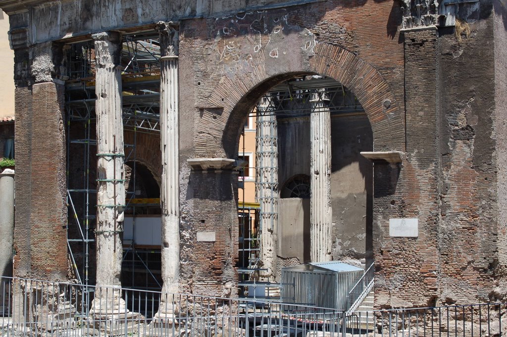 Rome, Portico d´Ottavia by Onno Kaldenberg