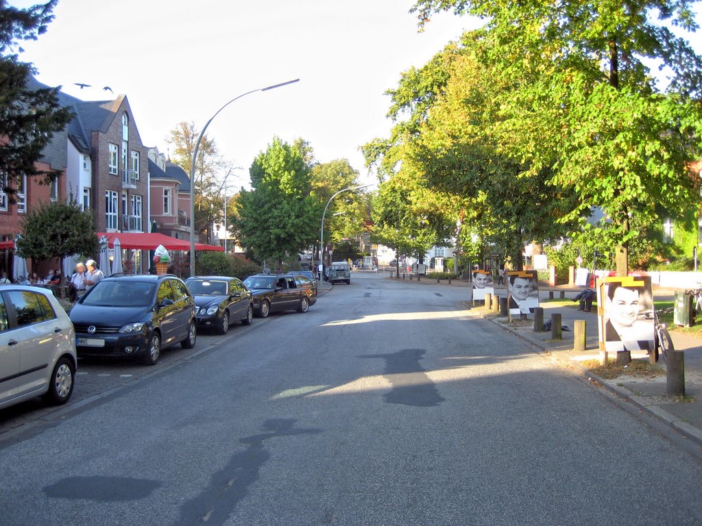 Blick: Blankeneser Bahnhofstraße in Richtung Bahnhof - 09/2009 by Zampanosis