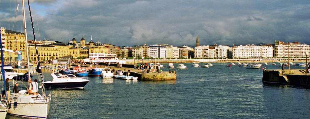 Donostia - San Sebastian by Rafel Sabater