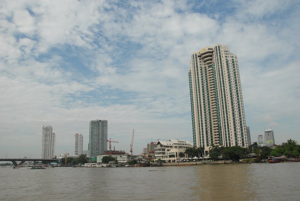 Peninsula Hotel, Chao Phraya River, Bangkok by JohnMuzi