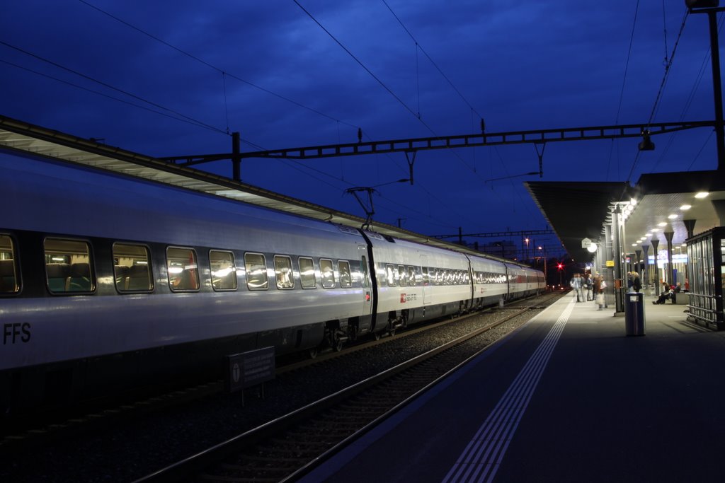 Trainstation Solothurn - Gleis 1 ICN by Rabbit34343