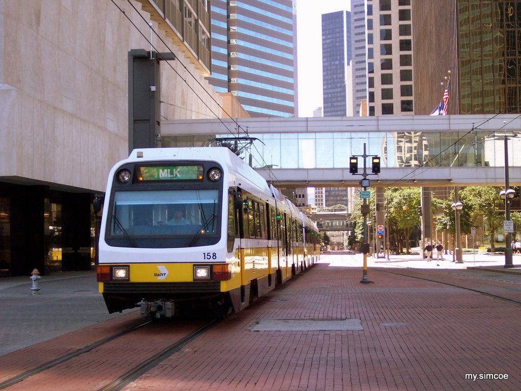 DART Green Line at the Pearl St. Station by jerry550