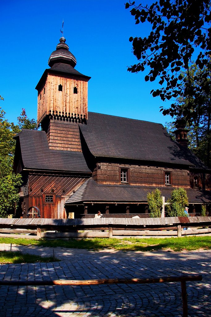 Dřevěný kostel sv. Anny by Jiří Bureš