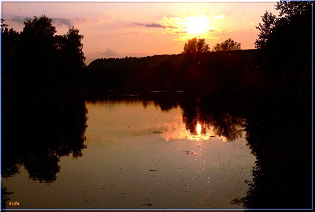 Abenstimmung an der Donau by herba