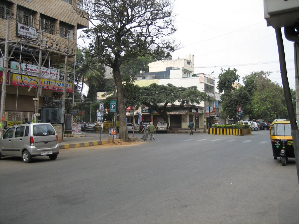 27th Cross Road in Jayanagar 4th Block by Willem Nabuurs