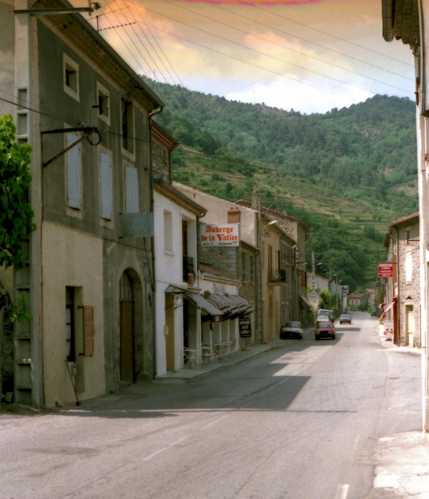 Straatje in Les Ollieres, 1983 by Jan R. Ubels