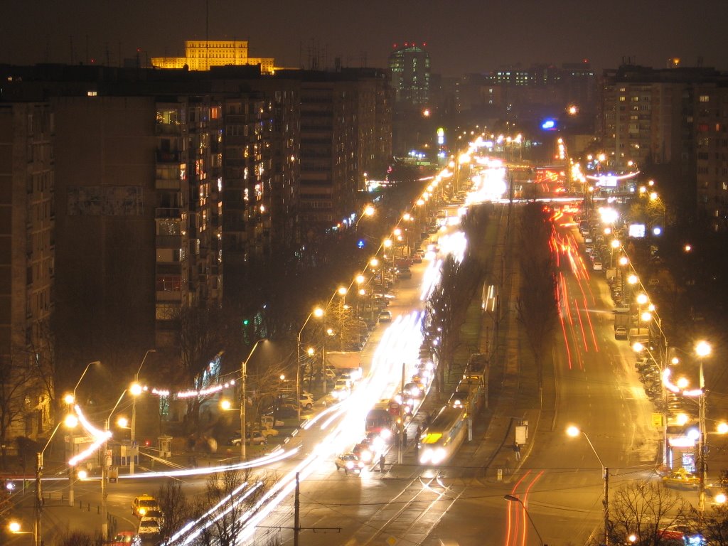 The show that is a city night by © Andy Loghin