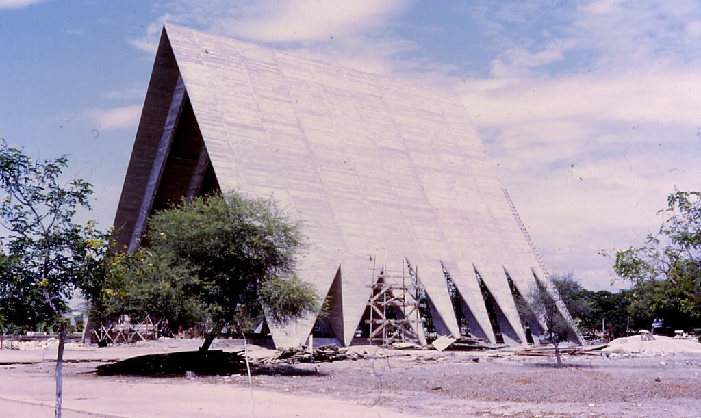 Benguela, Igreja em construção (Sé), 1969Fev by Luís Boléo