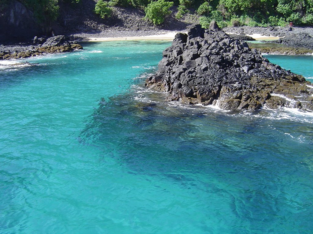 Baia dos Porcos - segunda melhor praia do Brasil by João B Mello