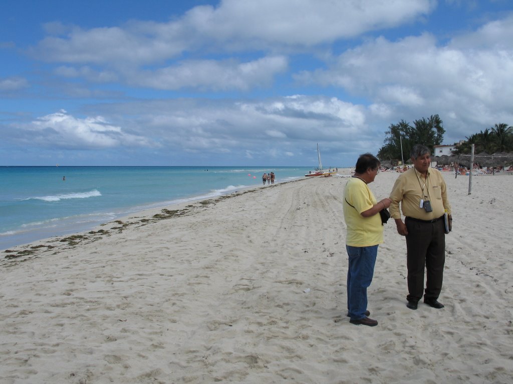 94_07_12_2006_Playa_de_Varadero,_Cuba,_Cerca_del_Hotel_Acuazul,_Viendo_al_Noreste by Gerardo Emilio Garcí…