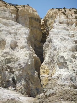 Faille vue du cratère du volcan, Nisyros by jwauthoz