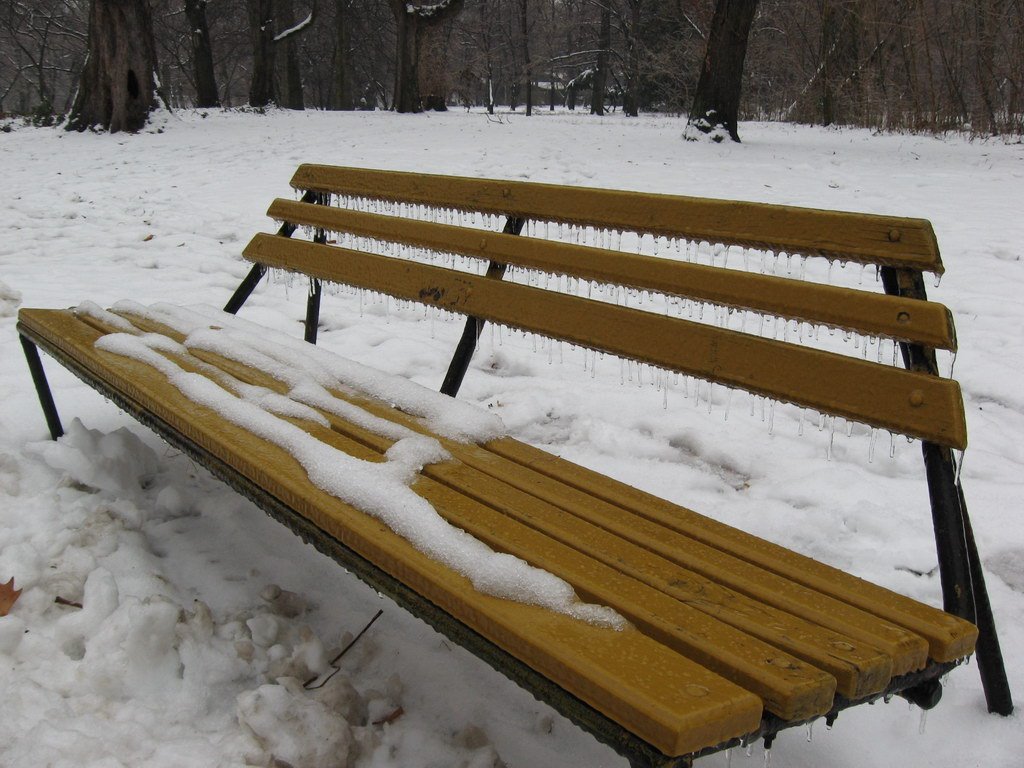 Budapest - The freezing bench by ventofreddo