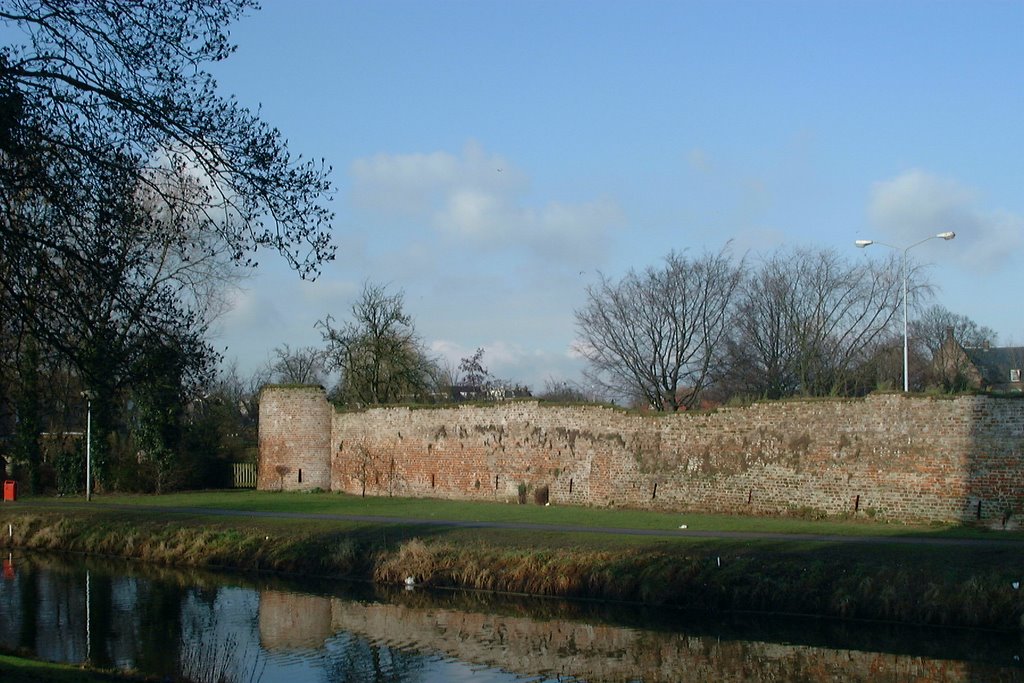 Oude Stadsmuur Culemborg by Mario Verbeek