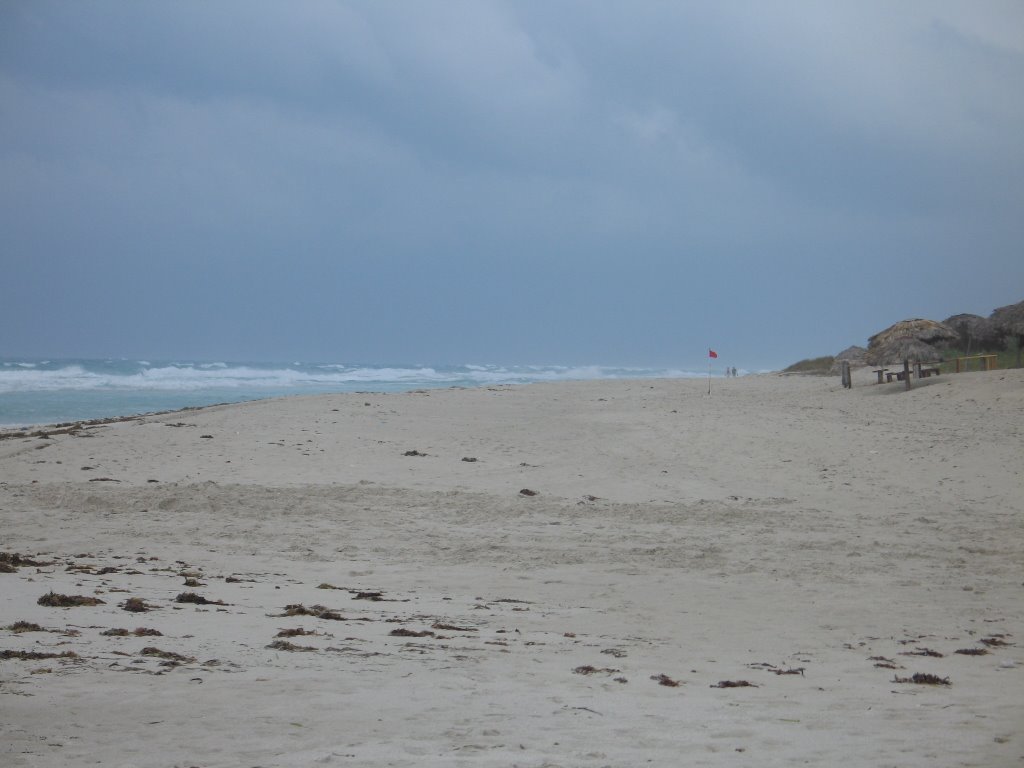 155_08_12_2006_Playa_Oeste_de_Varadero_Durante_el_Norte_que_Entró_Hoy_Viernes by Gerardo Emilio Garcí…