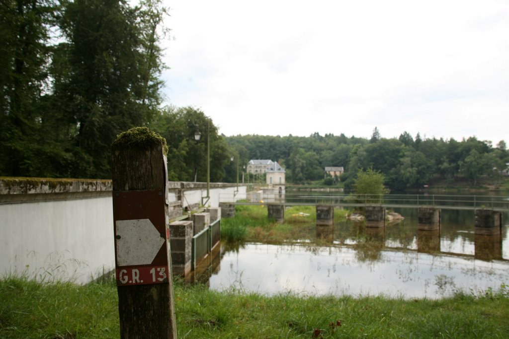 Lac des Settons, Nièvre, Bourgogne, France by Hans Sterkendries