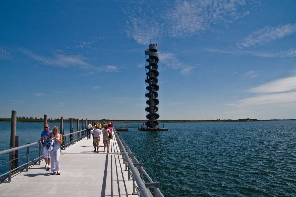 Seebrücke mit Pegelturm by To_Ho