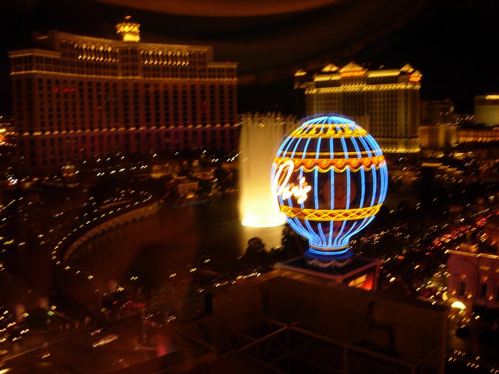 Bellagio Fountains from Resort Vista Suite by ryandenver