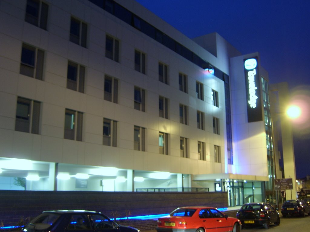 Travelodge. Cardiff Waterside by sbromley