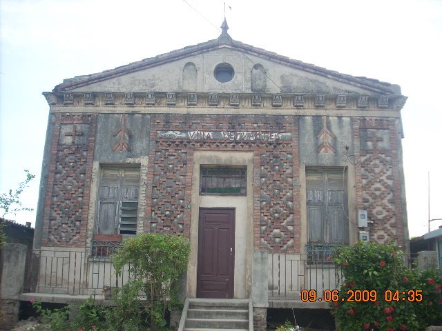 Iglesia methodista. Holguin by Maximino Mayan Ojeda