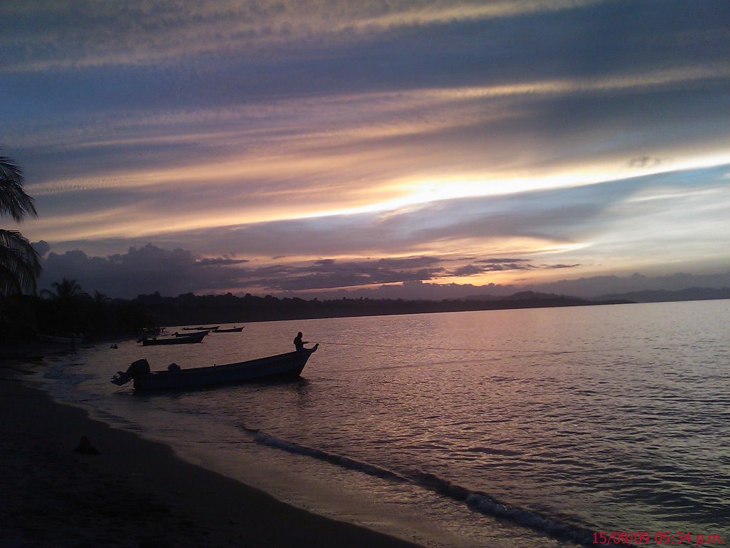 Atardeser by Carlos Merlin