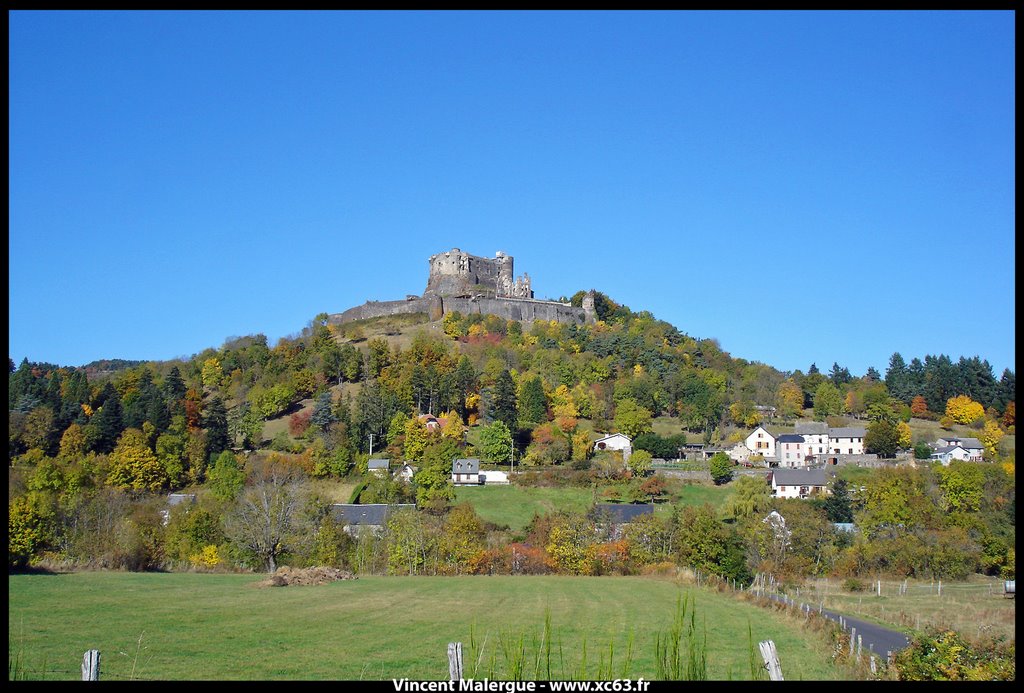 Le chateau de murol by vincent xc63