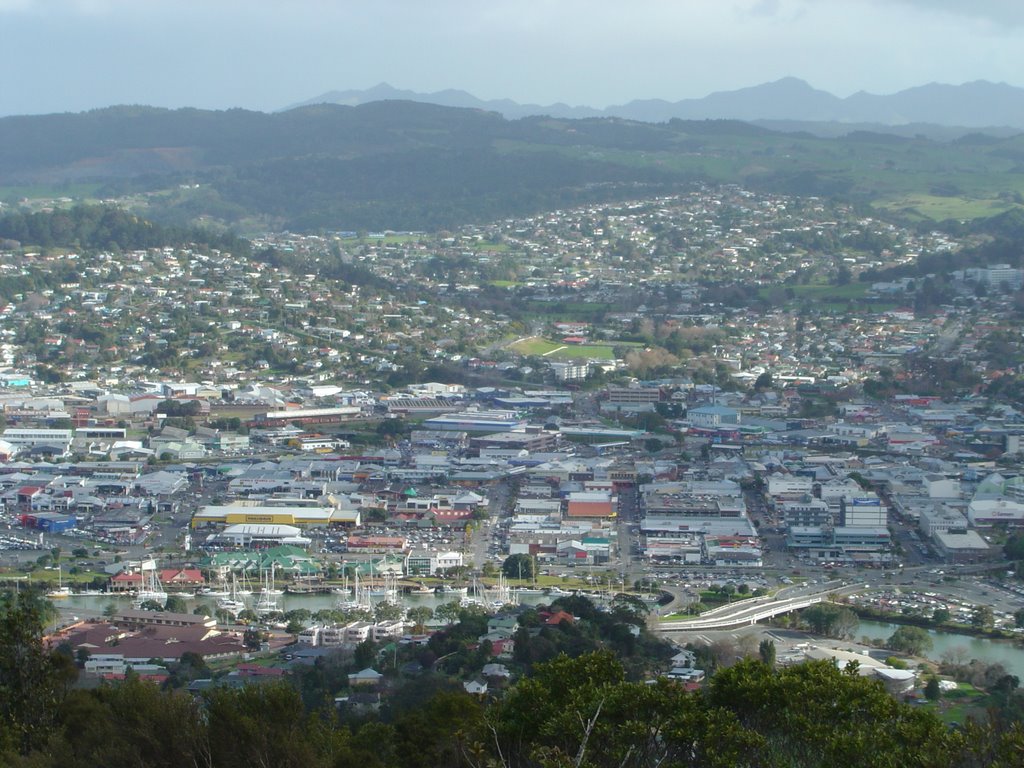 Whangarei City from Mount Parihaka by jaclan