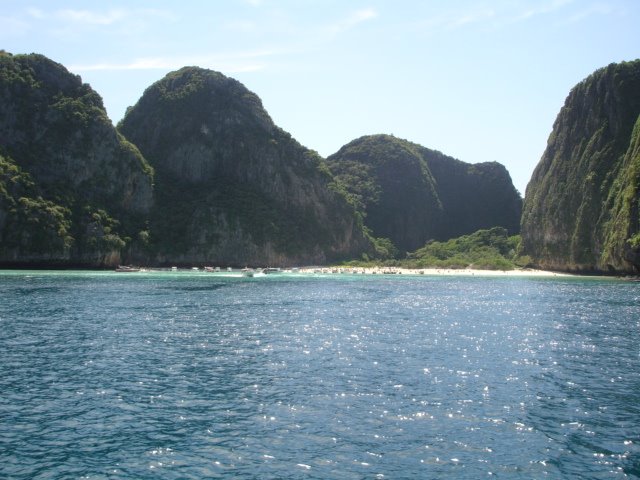 Ko Phi Phi Leh, Maya Bay by tonyround