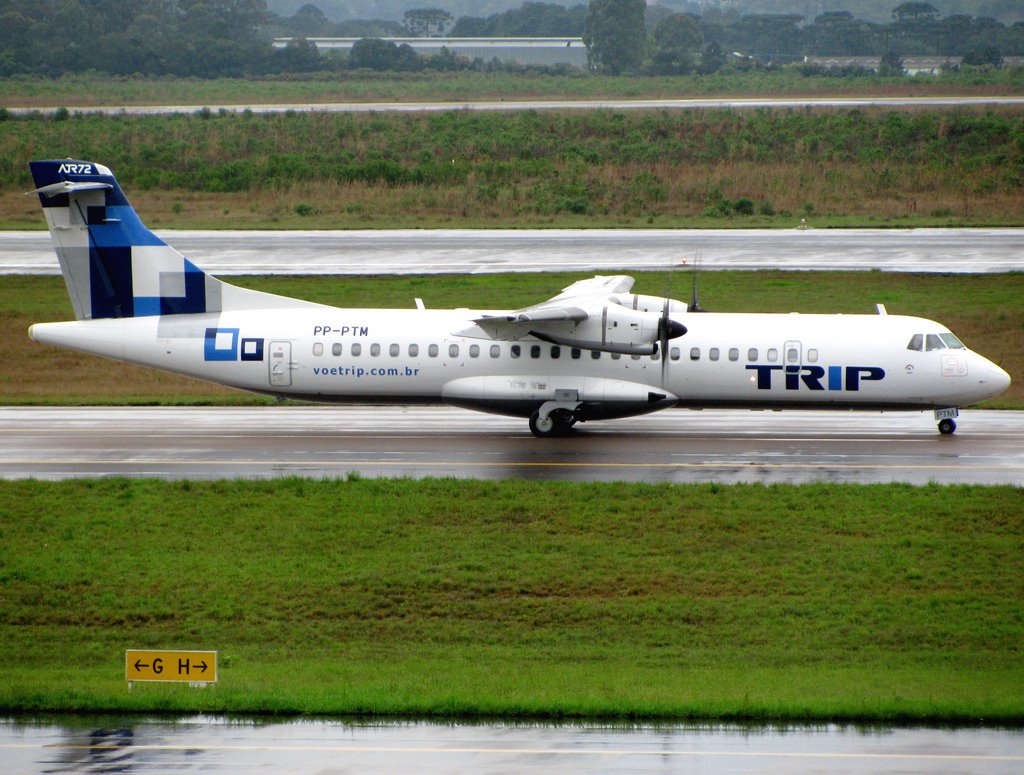 TRIP ATR-72 (PP-PTM) - Curitiba-Afonso Pena (CWB) - São José dos Pinhais, PR, Brasil. by André Bonacin