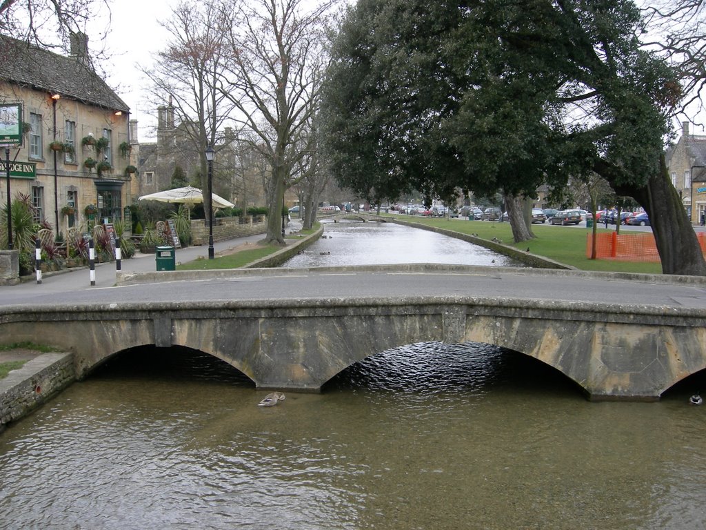 Bourton on the Water by paulww