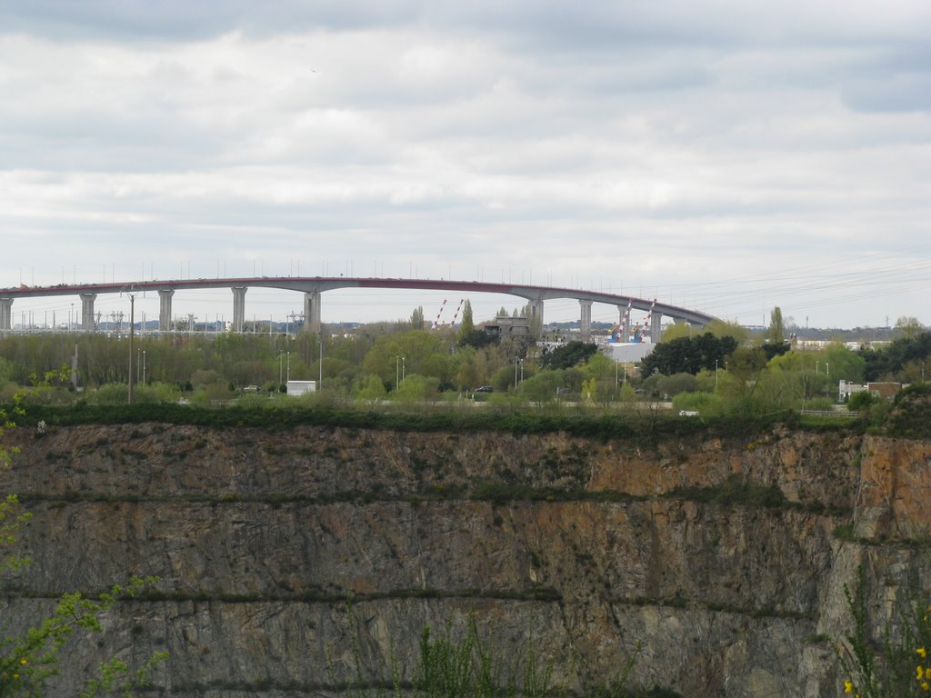 Carrière et pont de Cheviré by yann.tacher