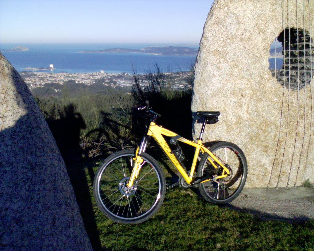 Vista da ria de vigo desde o alba by maceira