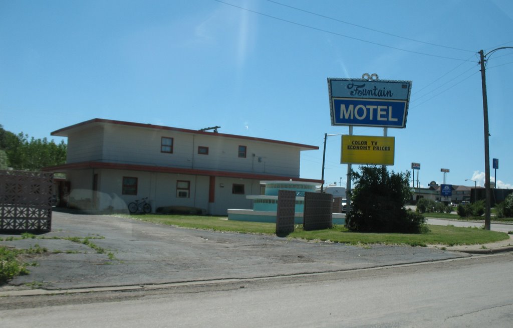 Fountain Motel by sacoo