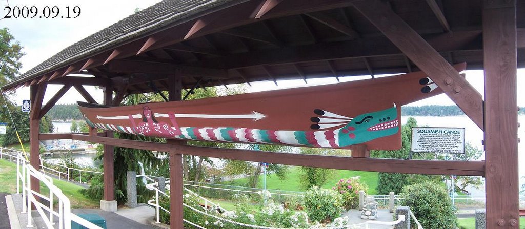 According to the plaque: Squamish canoe ("... cut out of a cedar log in 1922 ...") (Nanaimo, BC) by bio2935c