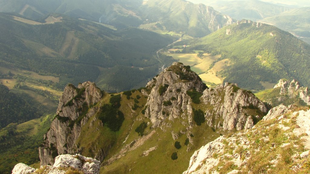 Pohľad z Veľkého Rozsutca. by Fande