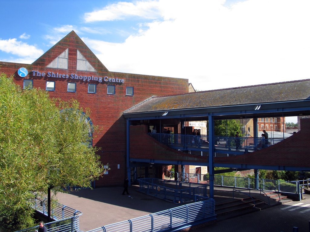 Trowbridge - The Shires Shopping Centre by Dan Gabor