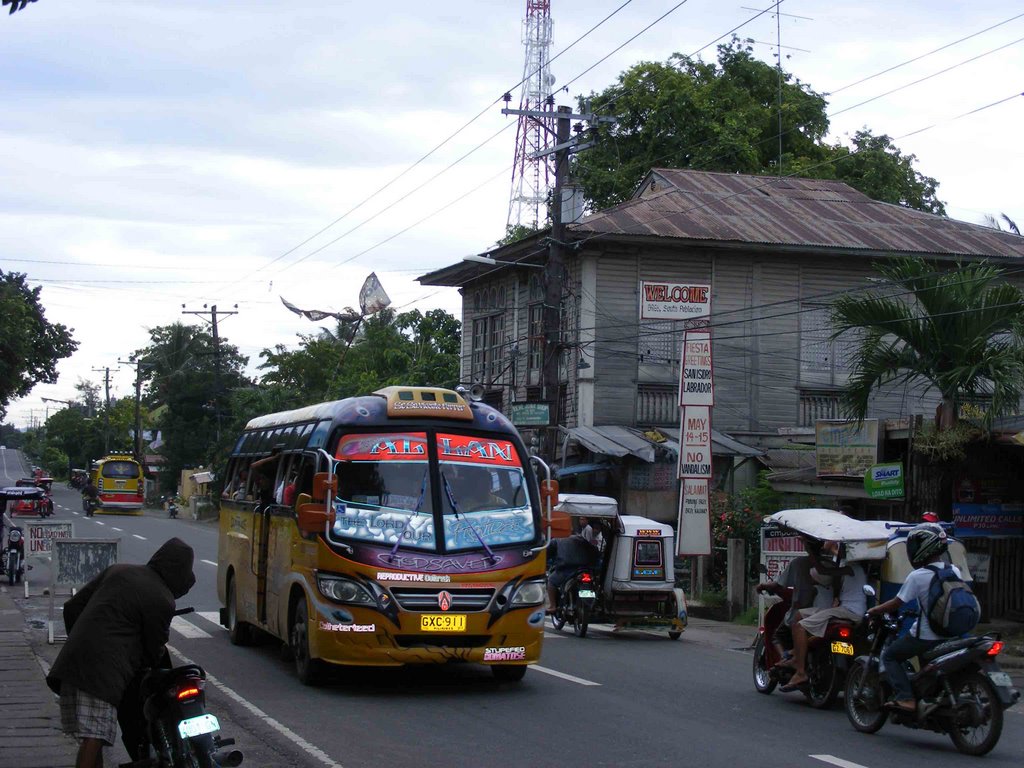 San Fernando, Cebu. A bus unique to Cebu by edcadena