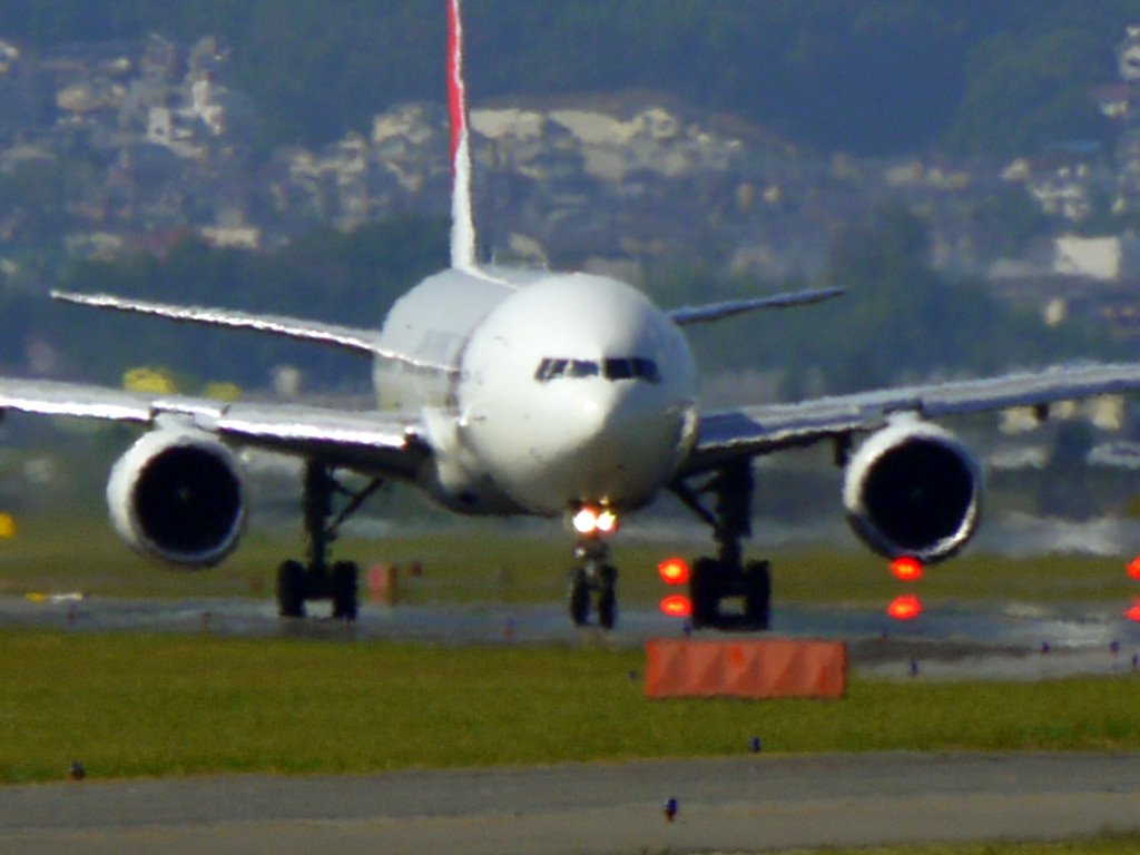 Itami Airport by umedu