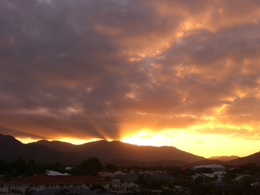 Sunset over Cairns by peteriain