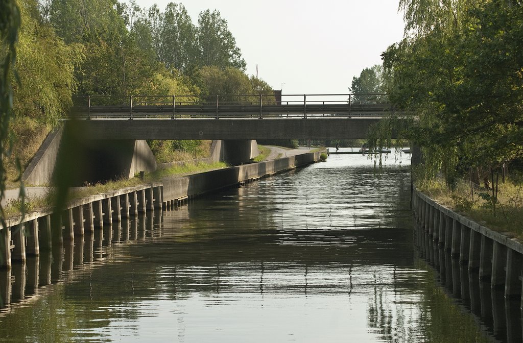 Channel between two lakes in Albertslund/Vallensbæk by Jens-Aage Jungersen