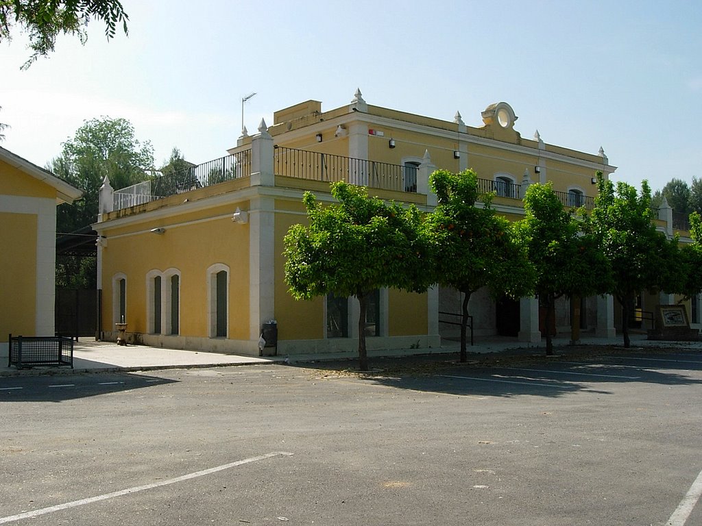 Estacion de Cabra by Juan José Santiago