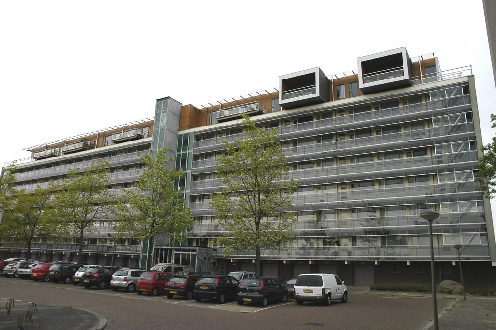 Flats Leeuwstraat 6 - 126 by Piet van 't Zelfde