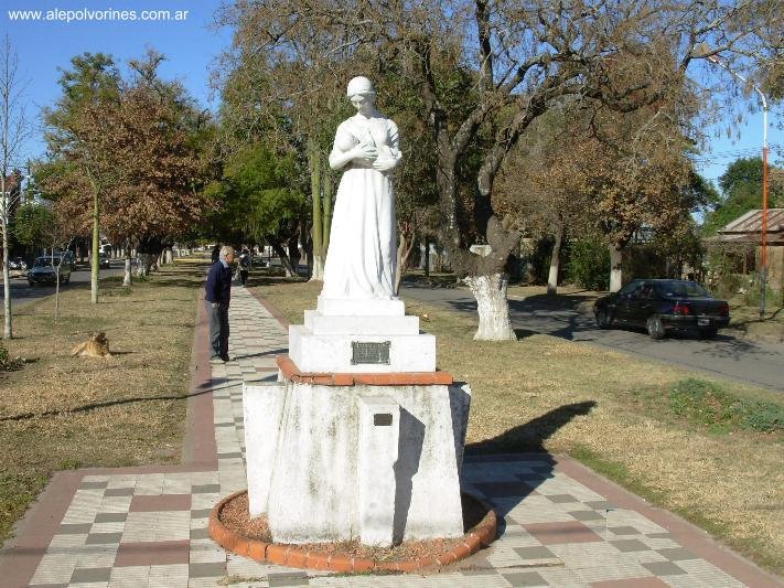 Maciel - Monumento a la Madre ( www.alepolvorines.com.ar ) by alepolvorines