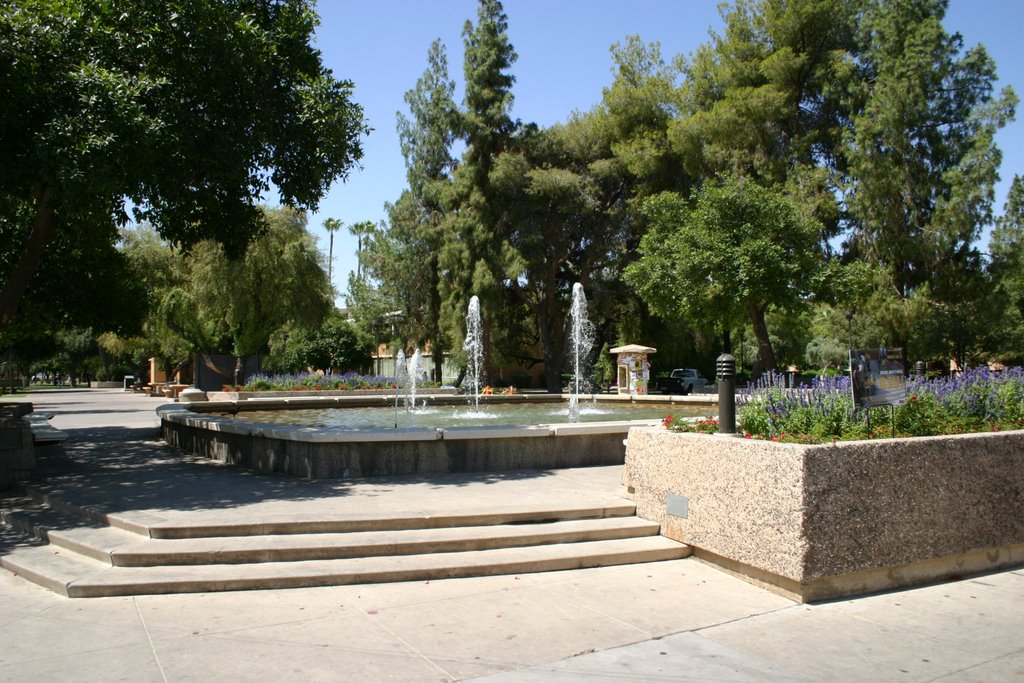 Cady Mall Fountain by Adrian Teo