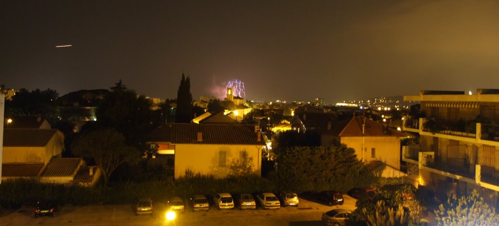 Feux d'artifice du Prado vu depuis Mazargues -Marseille- by Pierre Durand