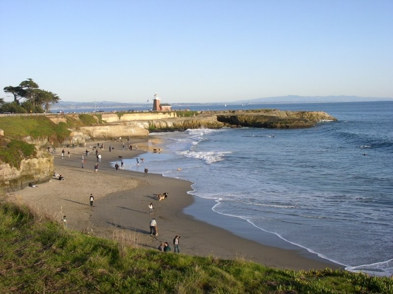 Santa Cruz: beach and lighthouse by Hell's Kitchen